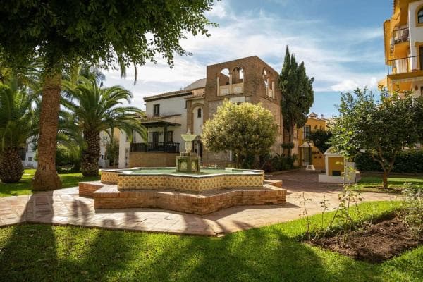 Venta de piso en Calle Maestra Ángeles Aspiazu, Fuengirola
thumbnail 1