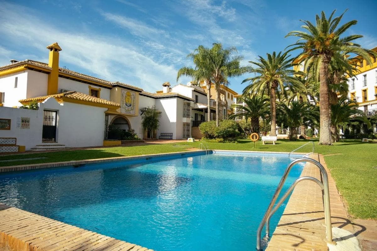 Sale of apartment in Calle Maestra Ángeles Aspiazu, Fuengirola
photo 5