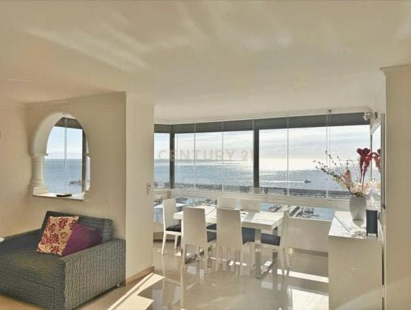 Sale of flat in Paseo Marítimo Rey de España, Fuengirola
photo 1