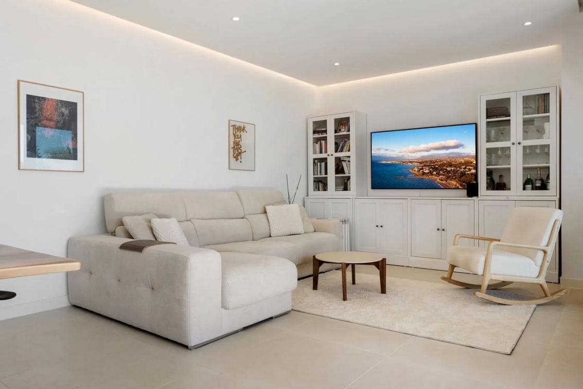 Продажа квартиры на Avenida 8 de Marzo, 2, Фуэнхирола
photo 2