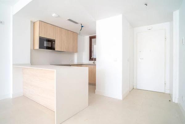 Sale of flat in Avenida 8 de Marzo, Fuengirola
thumbnail 2