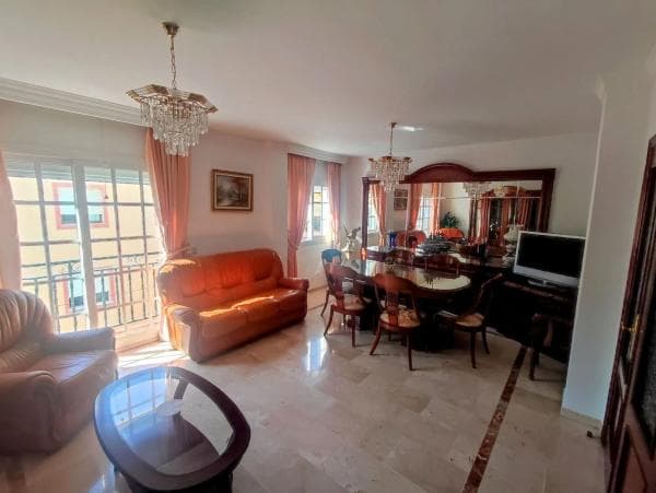 Venta de piso en Calle La Unión, Fuengirola
thumbnail 1