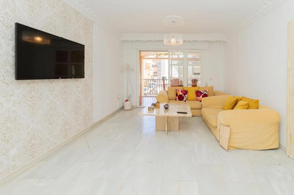 Venta de piso en Calle Uruguay, Fuengirola
photo 2