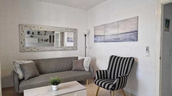 Sale of flat in Calle Moncayo, Fuengirola
photo 1