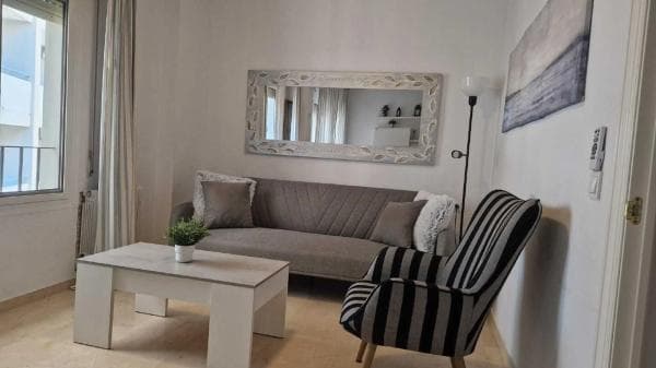 Sale of flat in Calle Moncayo, Fuengirola
thumbnail 1