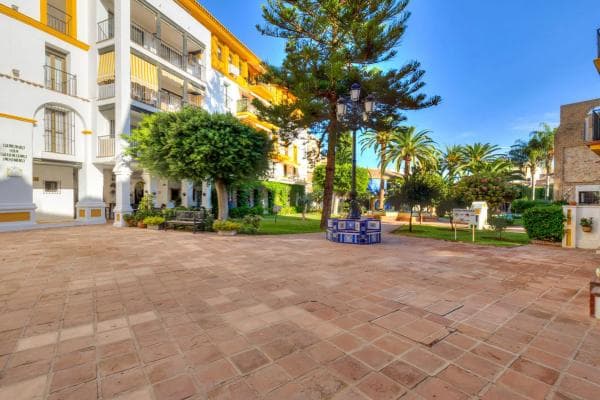 Piso en venta en Calle Maestra Ángeles Aspiazu, 21, Fuengirola
thumbnail 2