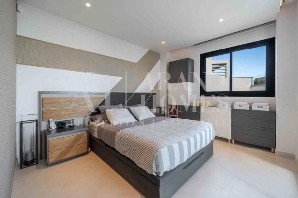 Apartment for sale in AV 8 DE MARZO, Fuengirola photo 1