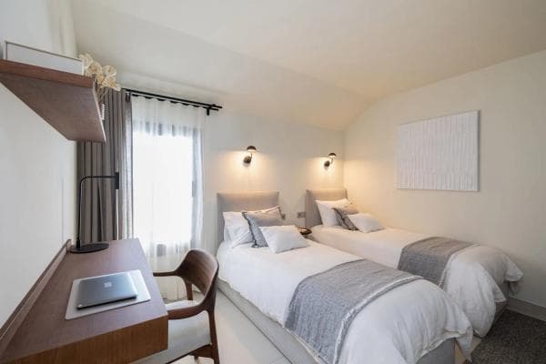 Apartment for sale in Avenida Fuengirola, Fuengirola thumbnail 2