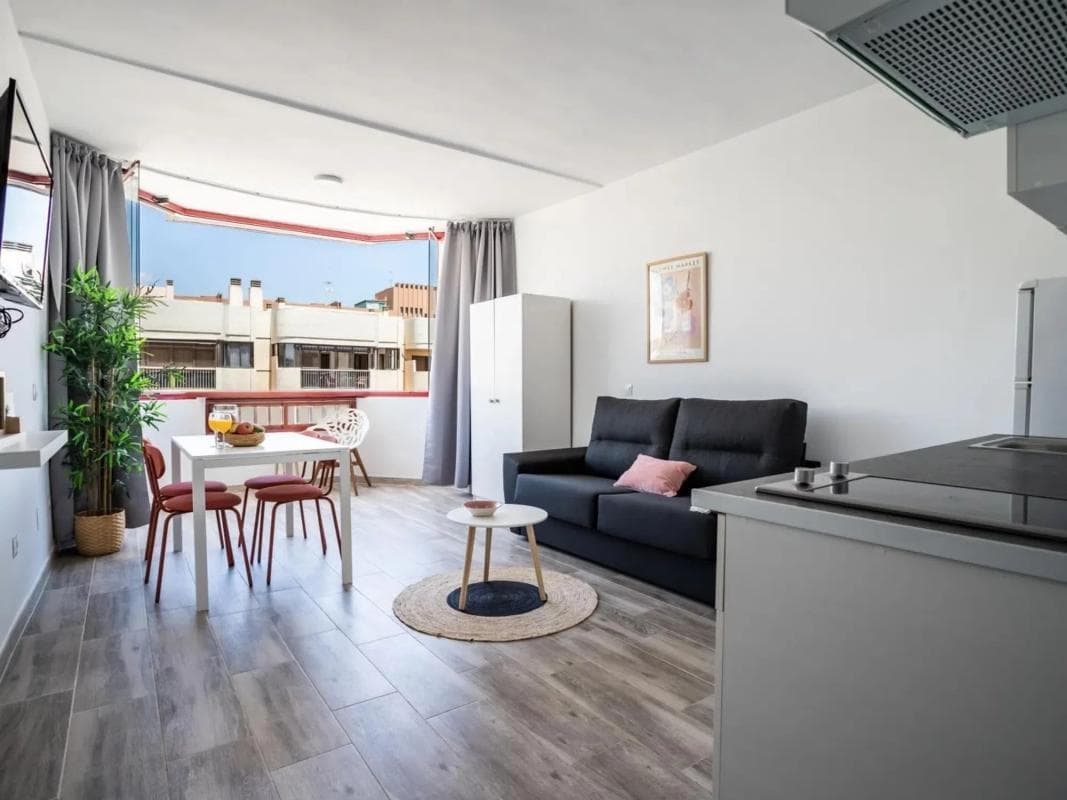 Продажа квартиры на Calle Martínez Catena, Фуэнхирола
photo 3