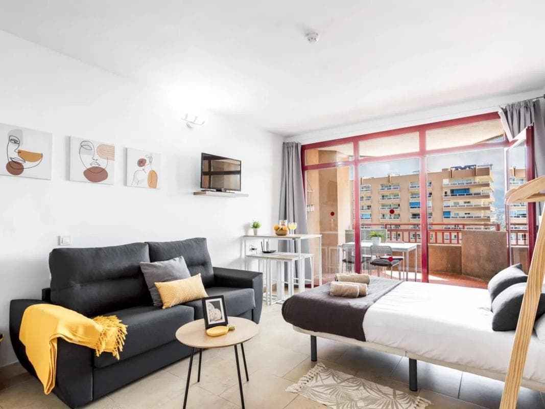 Продажа квартиры на Calle Martínez Catena, Фуэнхирола
photo 2