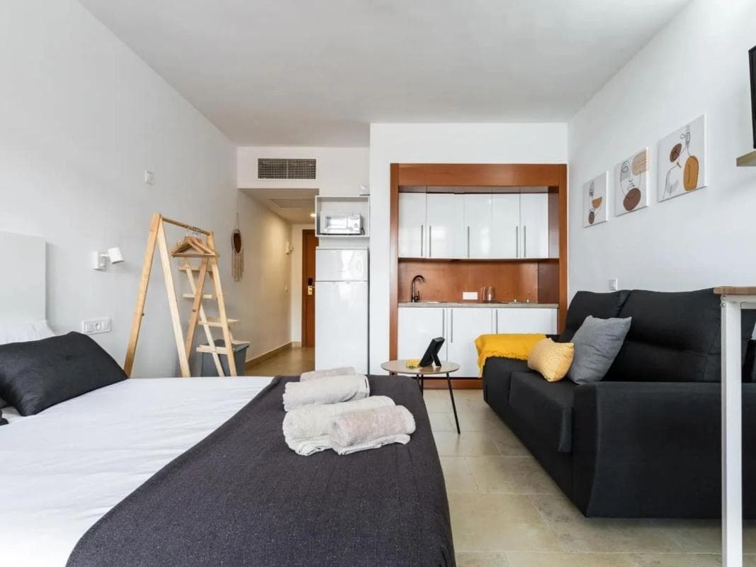 Продажа квартиры на Calle Martínez Catena, Фуэнхирола
photo 5