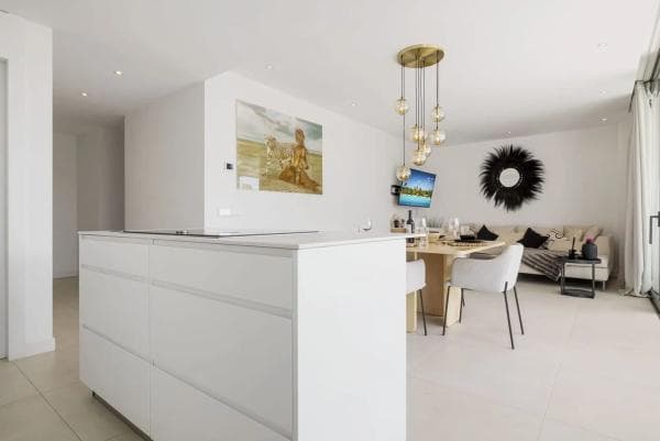 Apartment for sale in Avenida 8 de Marzo, 33, Fuengirola thumbnail 2