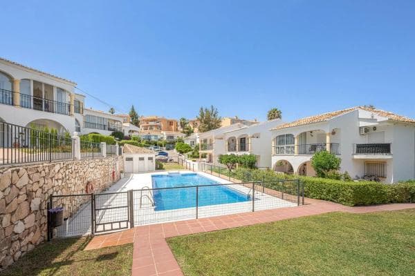Piso en venta en Calle los Hinojos, Fuengirola
photo 1