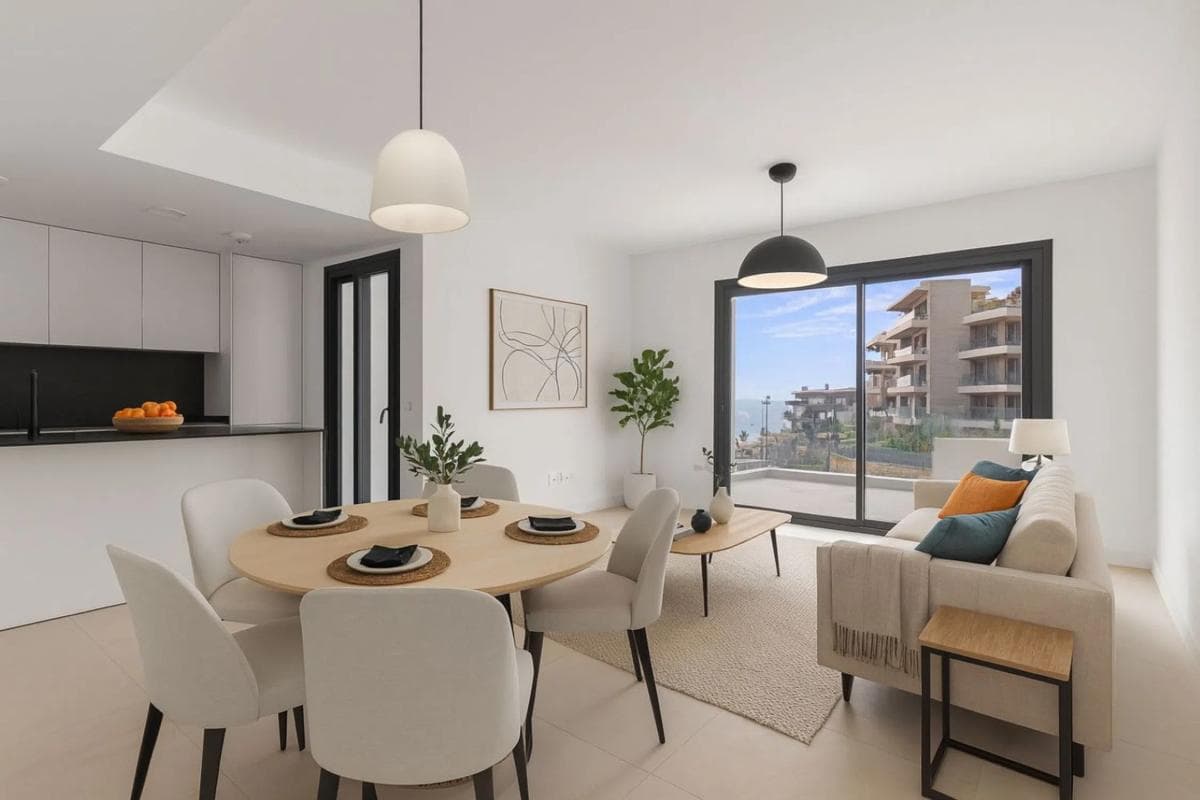 Sale of apartment in Avenida Fuengirola, Fuengirola
photo 2