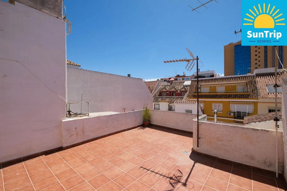 Sale of apartment in Calle Iglesia, Fuengirola
photo 2