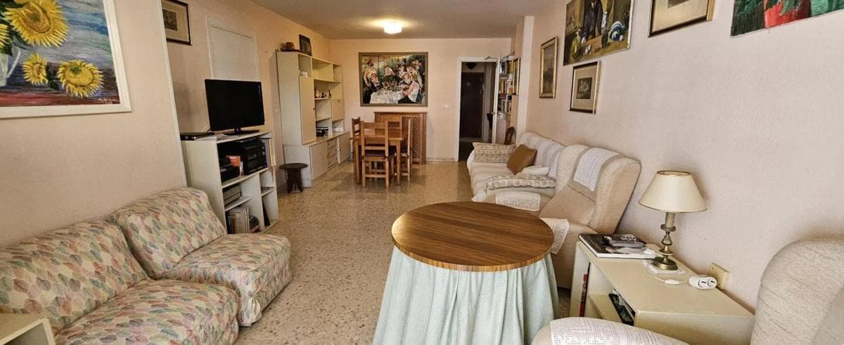 Venta de piso en Calle Martínez Catena, Fuengirola
photo 2