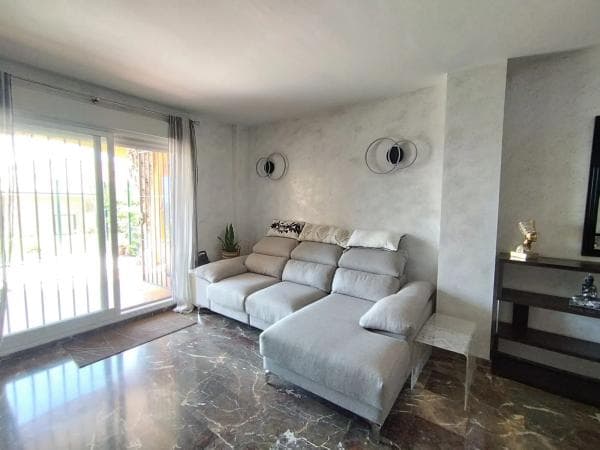 Piso en venta en Calle Sierra de Cazorla, Fuengirola
photo 1