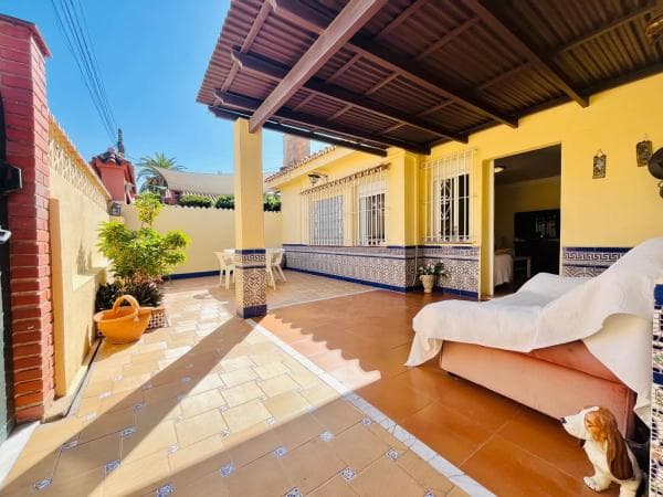 Chalet wolnostojący na sprzedaż w Los Boliches, Fuengirola photo 1