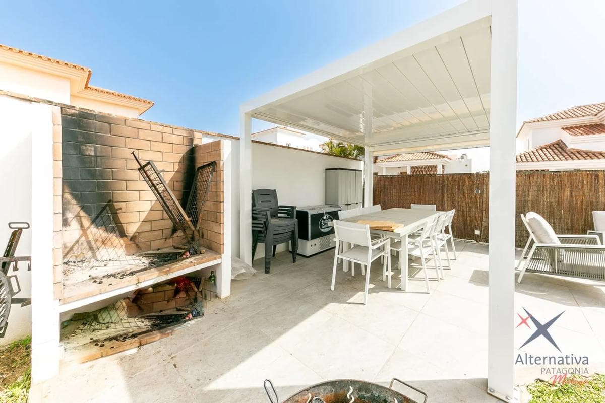 Properties for sale and rent in Spain photo 3