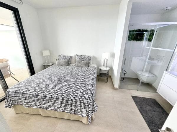 Piso en venta en Las Gaviotas, Fuengirola
photo 1