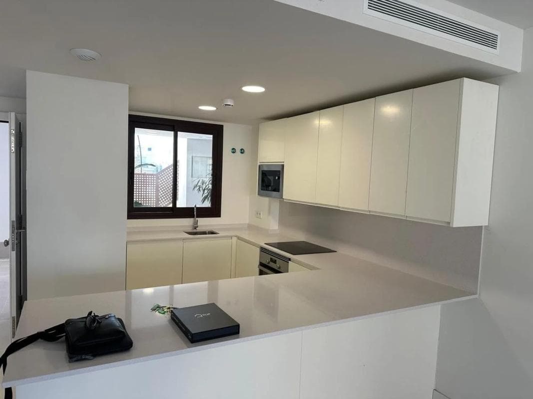 Продажа квартиры на Avenida 8 de marzo s/n, Фуэнхирола
photo 3