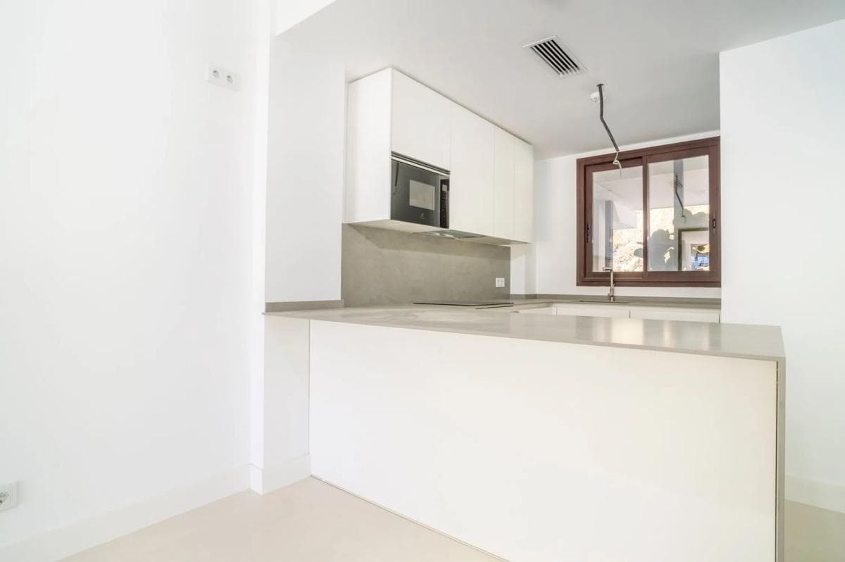 Sale of apartment in Avenida 8 de Marzo, Fuengirola
photo 4