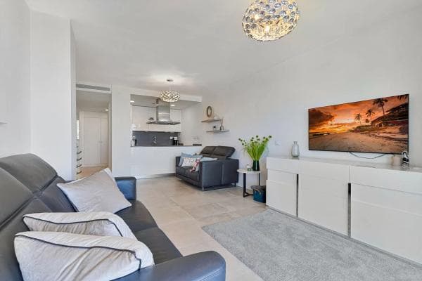 Apartment for sale in CL MARGARITA SALAS, 1, Fuengirola thumbnail 2