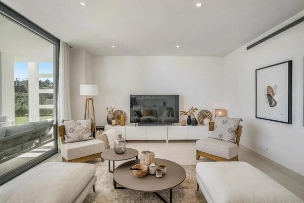 Apartment for sale in Avenida 8 de Marzo, 12, Fuengirola thumbnail 2