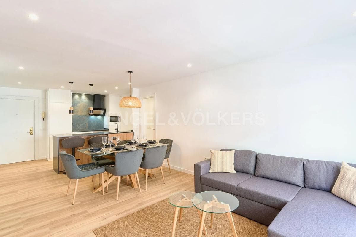 Продажа квартиры на Calle Poeta Salvador Rueda, Фуэнхирола
photo 2