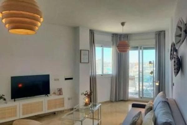 Piso en venta en Avenida Carvajal, Fuengirola
thumbnail 2