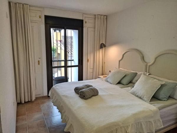 Piso en venta en Calle Maestra Ángeles Aspiazu, Fuengirola
thumbnail 1