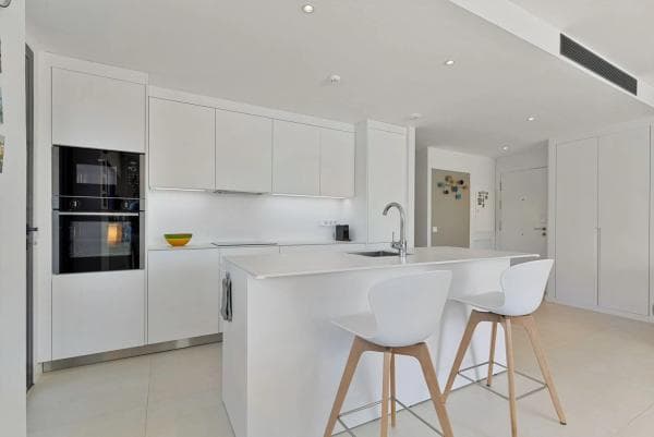 Apartment for sale in Avenida 8 de Marzo, Fuengirola photo 1