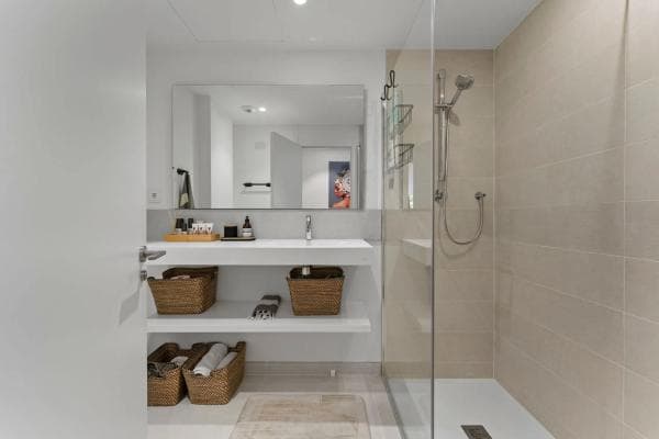 Apartment for sale in Avenida 8 de Marzo, Fuengirola thumbnail 2