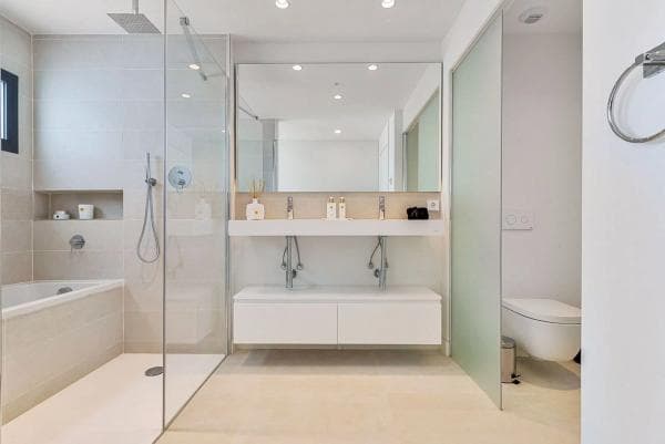 Apartment for sale in Calle Leticia, Fuengirola thumbnail 2