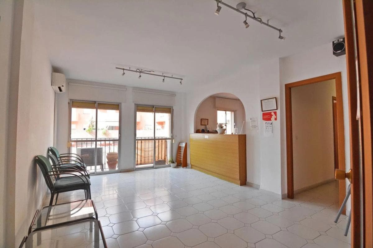 Sale of apartment in Avenida Condes de San Isidro, 37, Fuengirola
photo 5