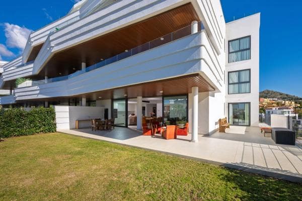 Apartment for sale in Avenida 8 de Marzo, 4, Fuengirola photo 1
