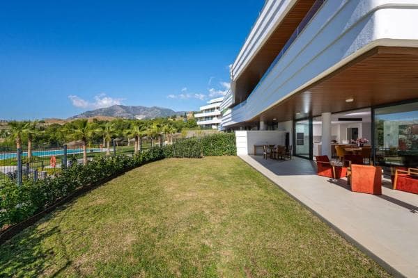Apartment for sale in Avenida 8 de Marzo, 4, Fuengirola thumbnail 1
