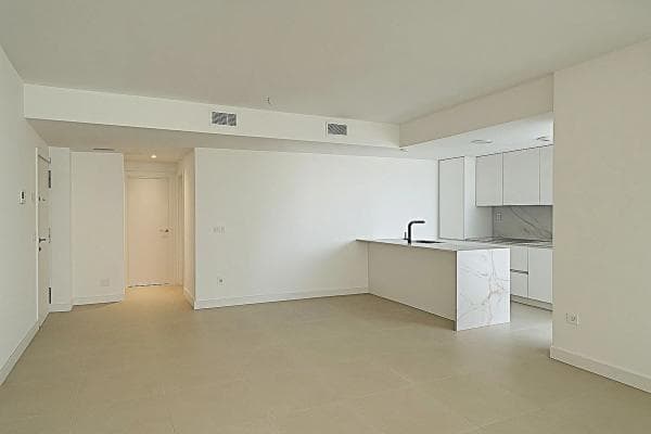 Apartment for sale in Avenida Fuengirola, 10, Fuengirola photo 1