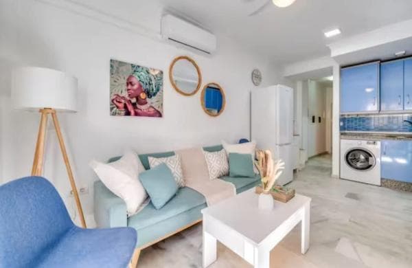 Apartment for sale in Zona Puerto Deportivo, Fuengirola thumbnail 1