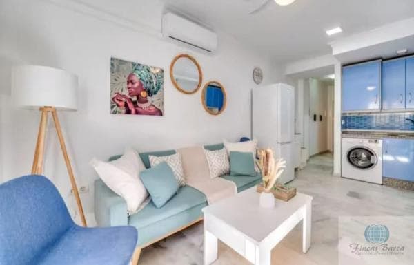 Apartment for sale in Calle Palangreros, Fuengirola thumbnail 2