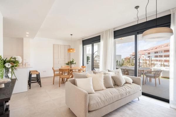 Apartment for sale in El Higuerón, Fuengirola thumbnail 1