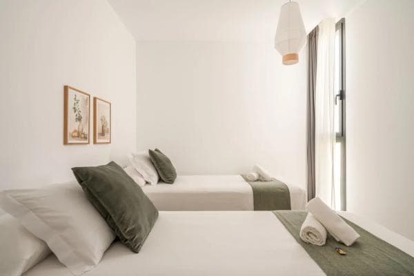 Apartment for sale in Zona Puerto Deportivo, Fuengirola thumbnail 2
