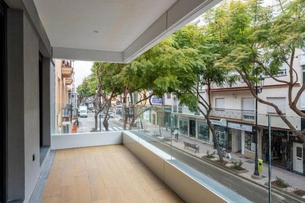 Apartment for sale in Zona Puerto Deportivo, Fuengirola thumbnail 2