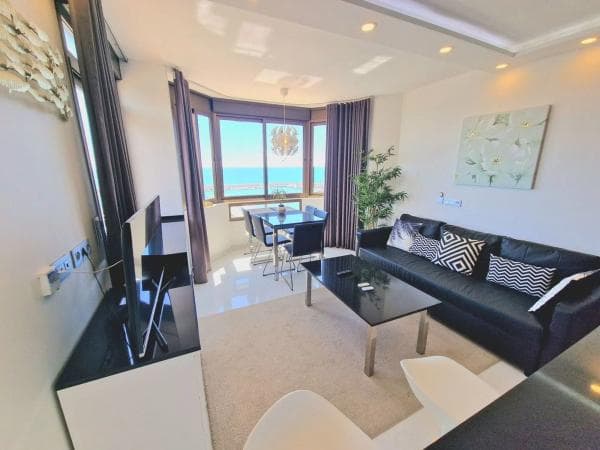 Piso en venta en Calle Martínez Catena, Fuengirola
thumbnail 1