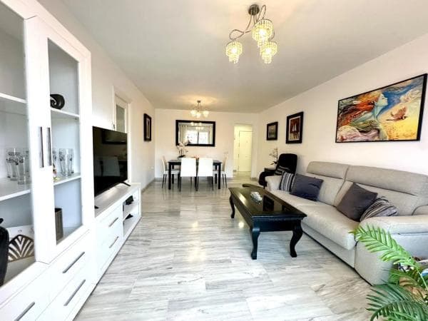 Piso en venta en Zona Puerto Deportivo, Fuengirola
thumbnail 2