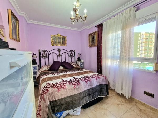 Piso en venta en Calle Santa Ana, Fuengirola
thumbnail 1