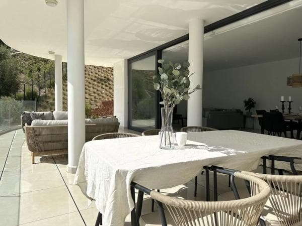 Piso en venta en Calle Leticia, Fuengirola
photo 1