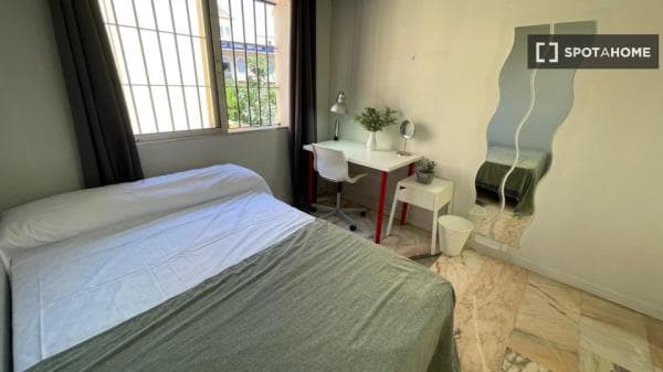Habitación en piso compartido en Sevilla photo 1