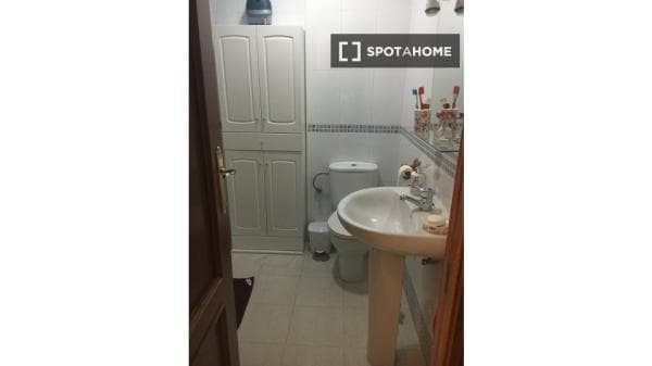 Estudio en alquiler en Av. San Francisco, Málaga thumbnail 1