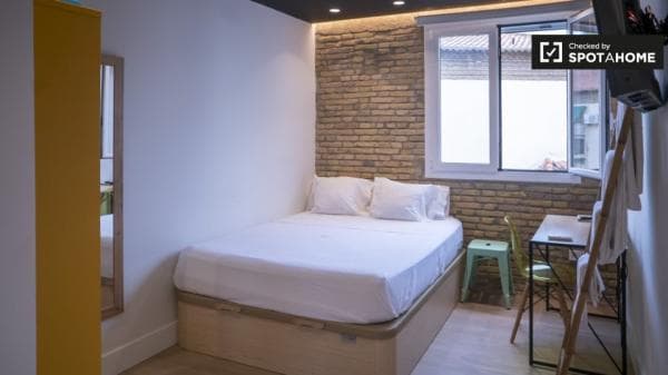 Piso en alquiler en C/ de l'Omet , València thumbnail 2